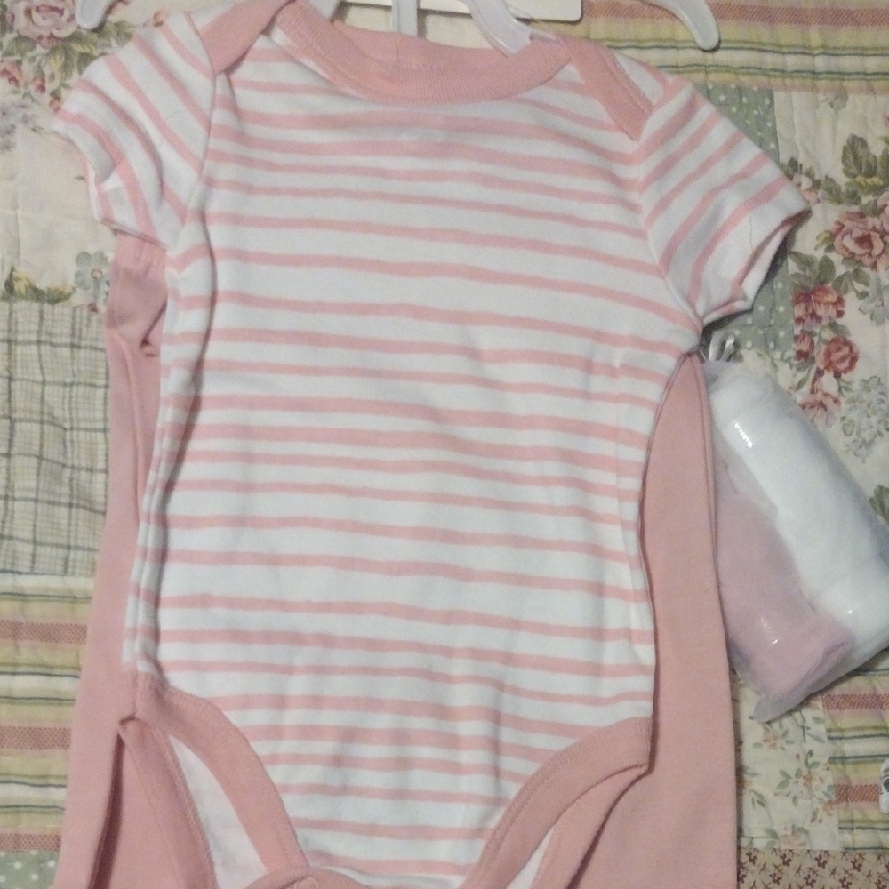 Pink Baby Outfit Set with Rainbow Bib - Picture 7 of 9